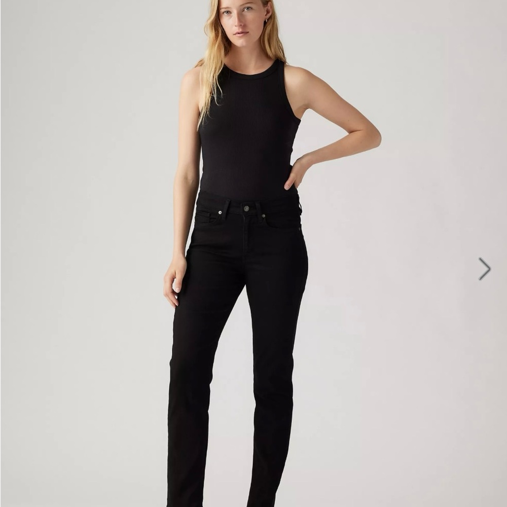 Levi's Women's Black Classic Straight Leg Jeans